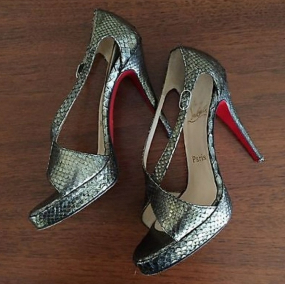 Christian Louboutin Python criss-cross peep-toe high heels EU41 runs Small